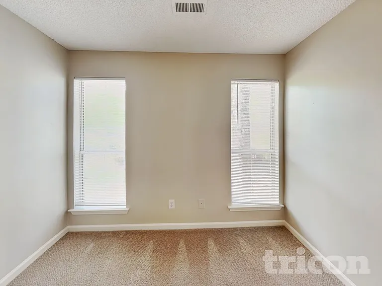 547 Horseshoe Cir — Photo 8