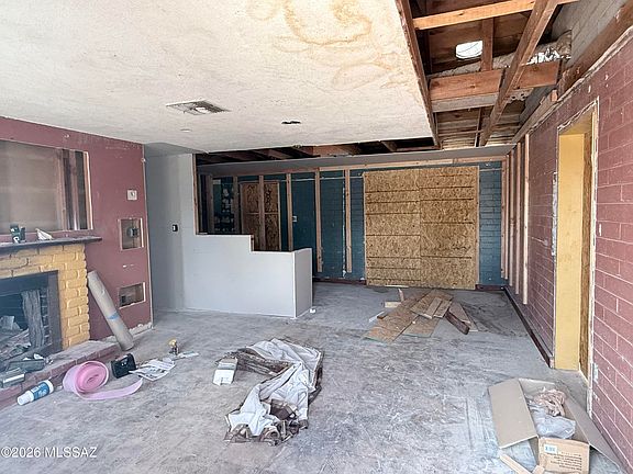3rd image of 766 W Calle Ramona