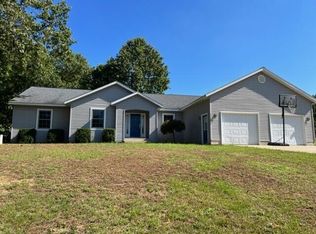 5443 Flat River Trl, Belding, MI