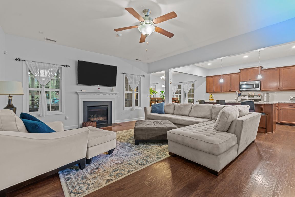 next background image