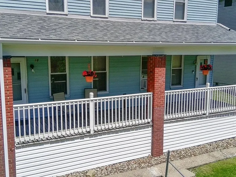 18 Foster Ave — Photo 2
