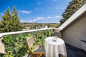 3 bed, 2.5 bath, 1590 sqft, $6,750 — Photo 2