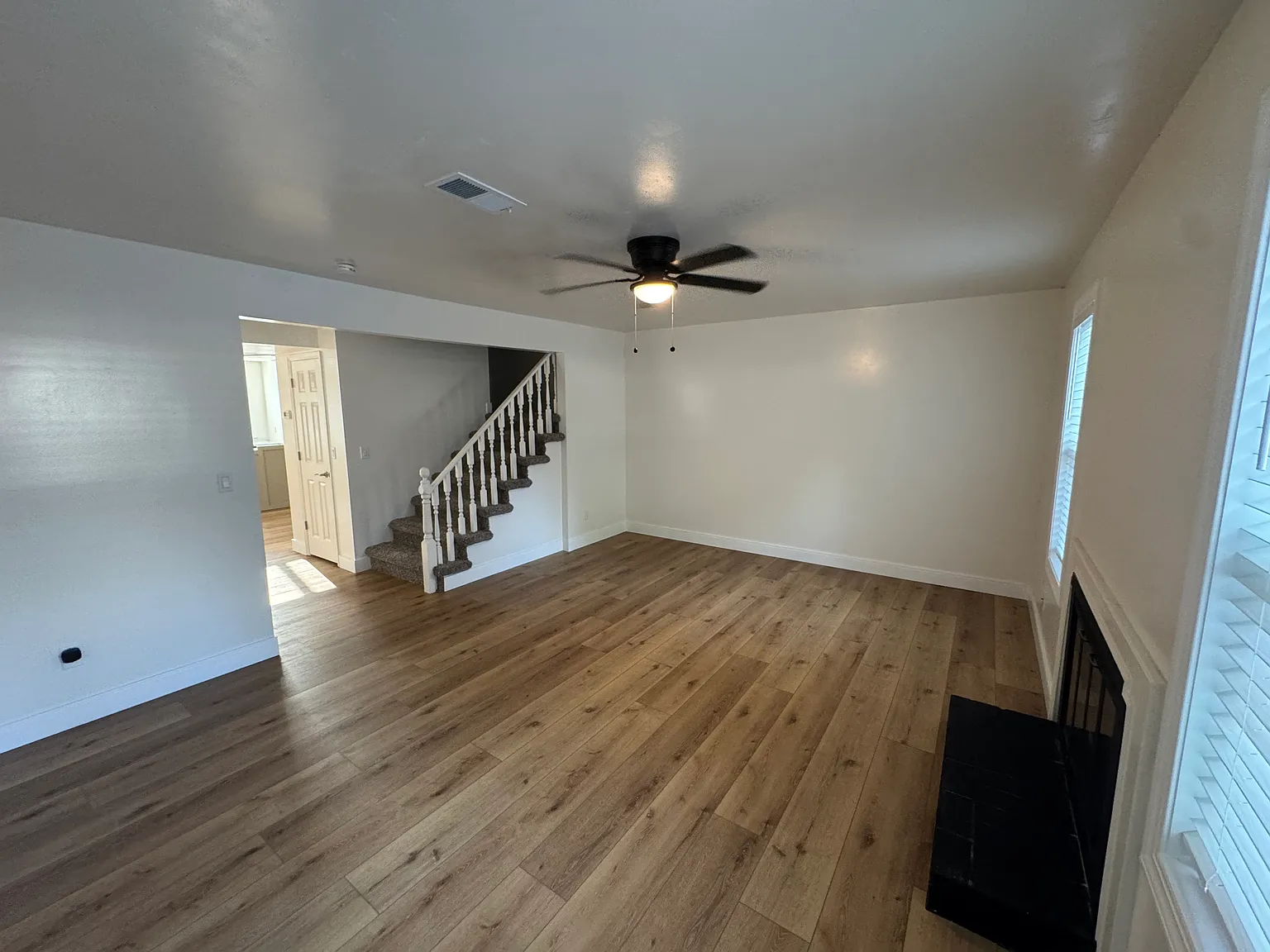 3 bed, 2.5 bath, 1650 sqft, $1,900 — Photo 4