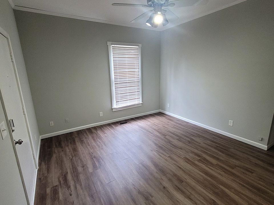 Flex room can be a Large Living room/office or a second bedroom with large closet that has built in shelves.