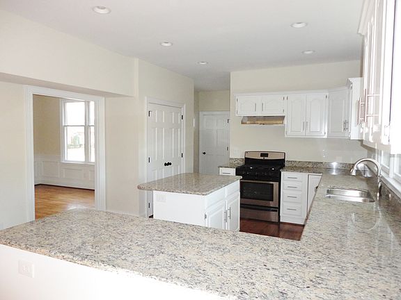 2nd image of 5535 McPherson Dr
