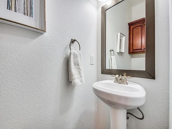 3rd image of 6871 Pistoia Dr