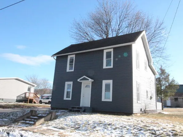 21 E Highland St, Avis, PA 17721