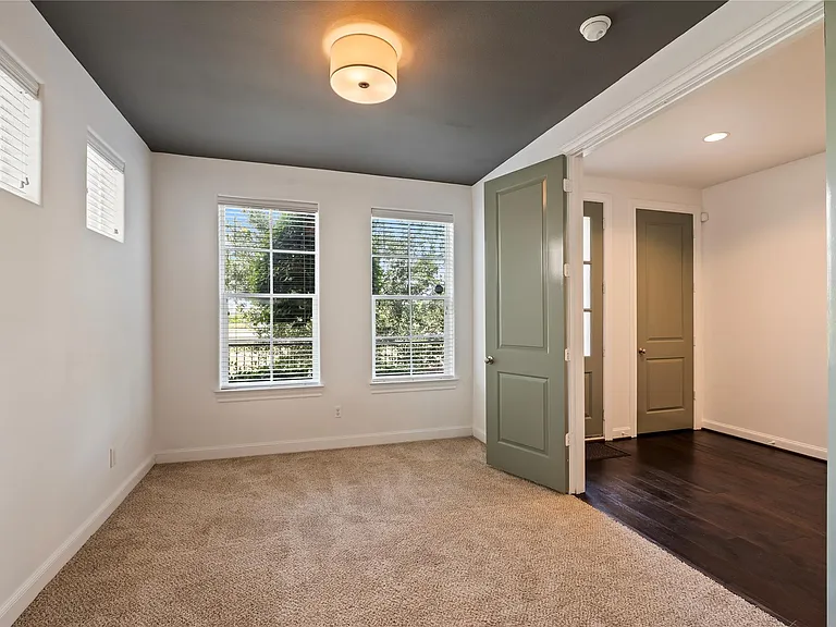 9674 Knight Rd — Photo 10