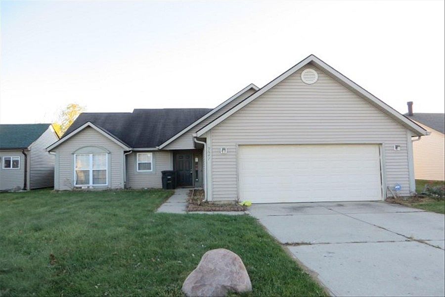 1st image of 9647 English Oak Pl