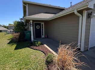 514 Stonemont Dr, Manhattan, KS 66503