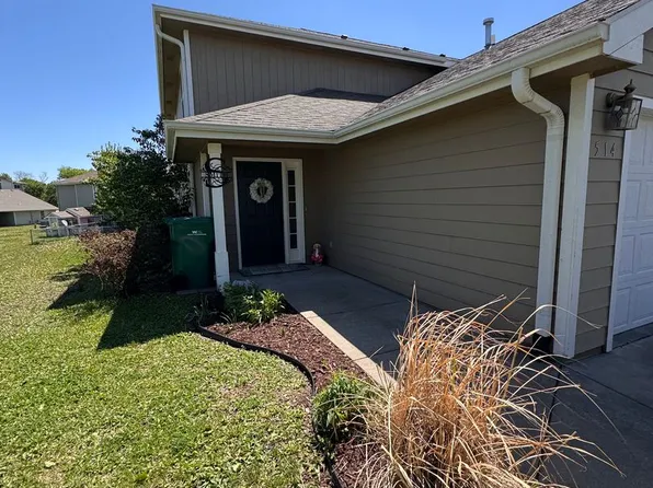 514 Stonemont Dr, Manhattan, KS 66503