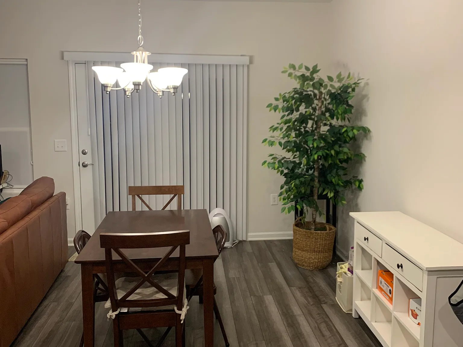 3 bed, 2.5 bath, 1597 sqft, $1,845 — Photo 4