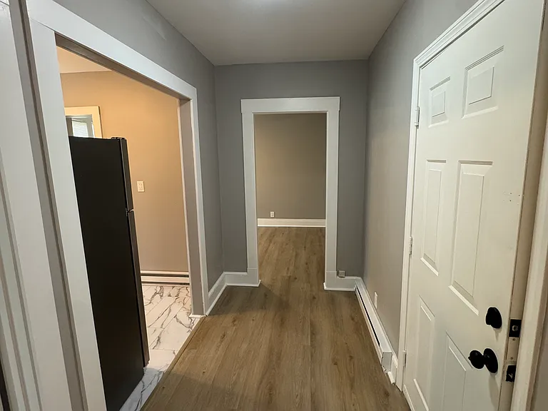 735 Main St W #3 — Photo 1