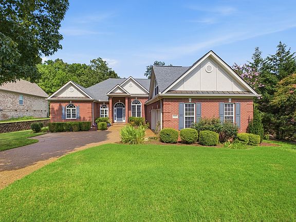 2nd image of 1066 Walnut Bend Ln