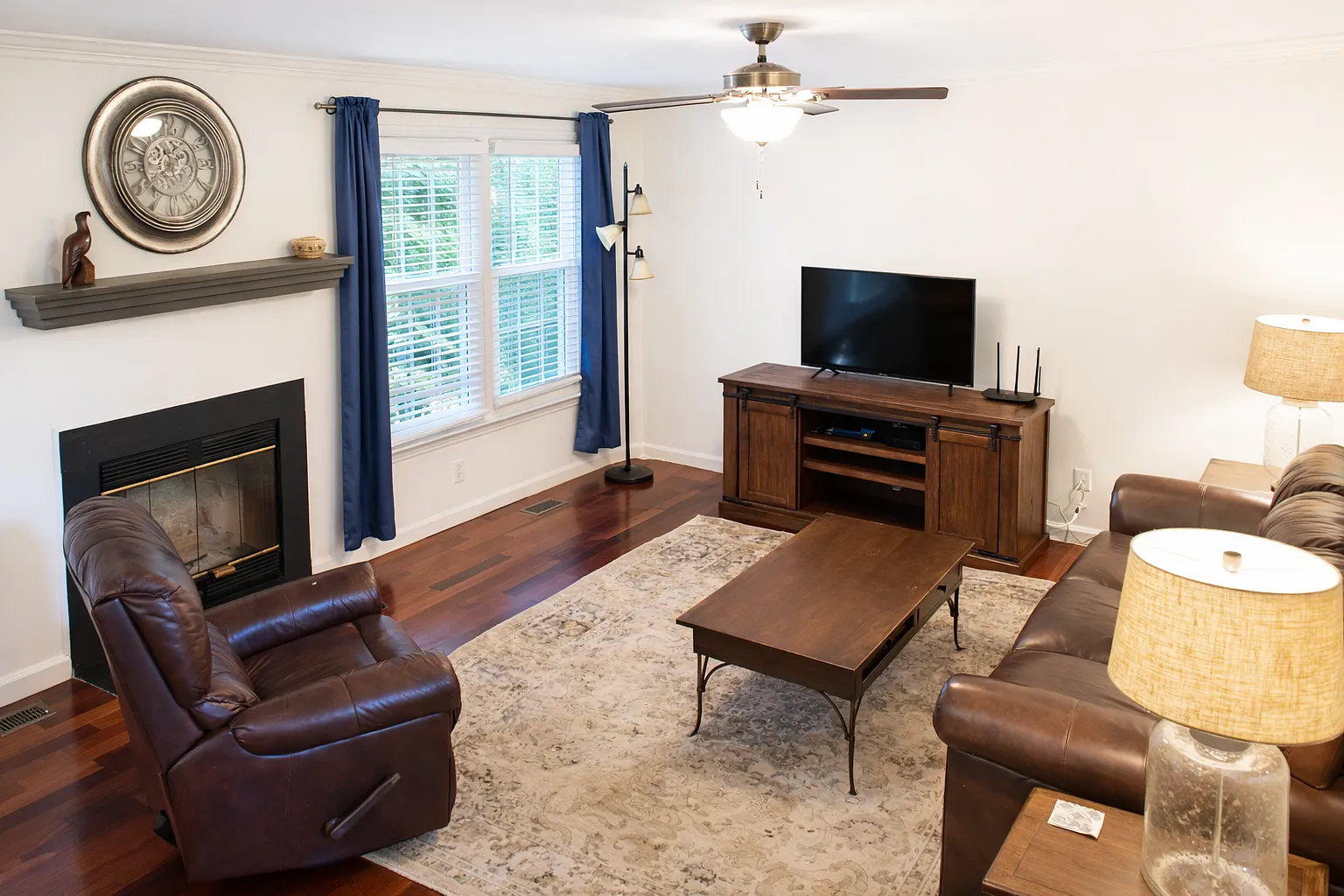 3 bed, 1900 sqft, $3,500 — Photo 2