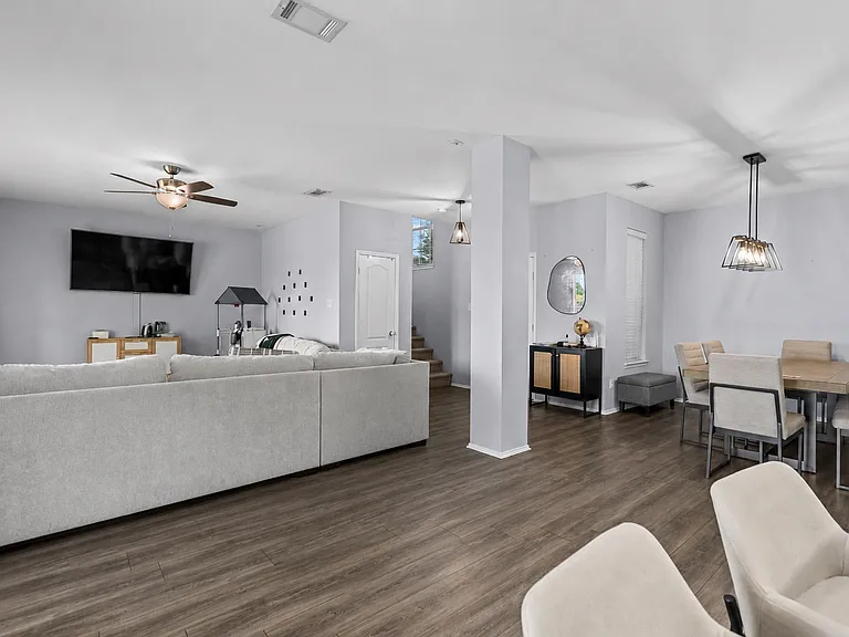 7010 Big Bend Ln — Photo 2