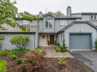 21 Fair Ridge Ct, Wayne, NJ 07470