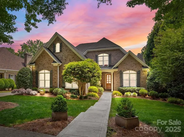 8701 Highgrove St, Charlotte, NC 28277