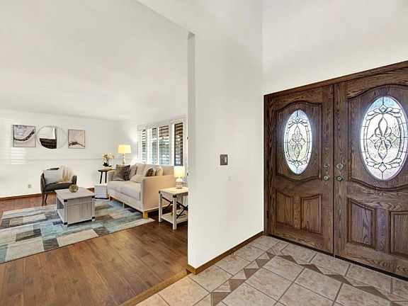 2nd image of 3237 Arroyo Dr