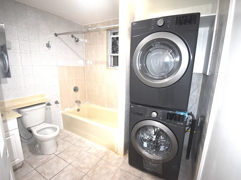 145 Smith St #1 — Photo 7