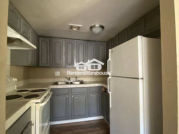 4th image of 2686 N 43rd Ave #28D