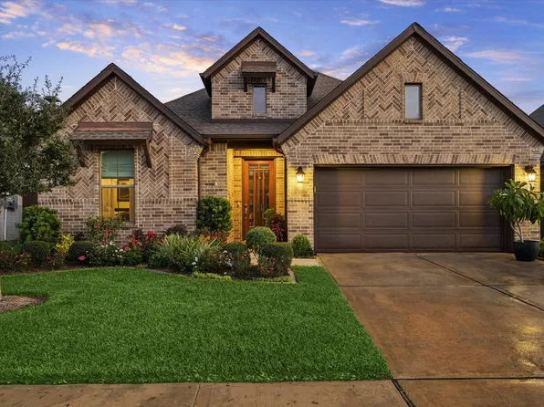 619 Livermore St, Webster, TX 77598