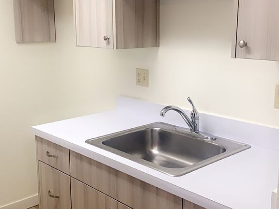 5th image of 112 Blair Dr #10