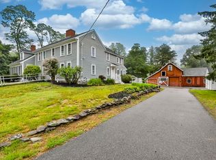 81 Church St, Merrimac, MA 01860