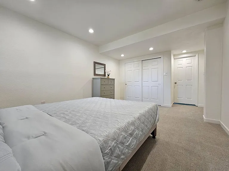 4264 S Halifax Way — Photo 17