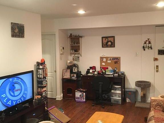 3rd image of 25 Gadsen Pl APT 1C