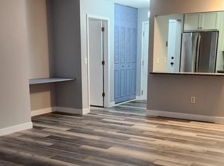 10411 Cedar Lake Rd APT 316, Minnetonka, MN 55305