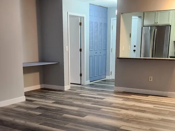 10411 Cedar Lake Rd APT 316, Minnetonka, MN 55305