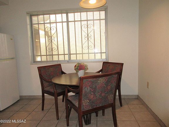 4th image of 109 W Calle Del Ano