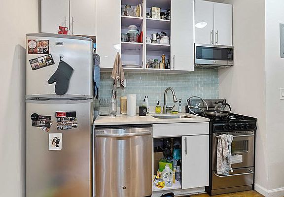 5th image of 62-64 Forsyth St #11