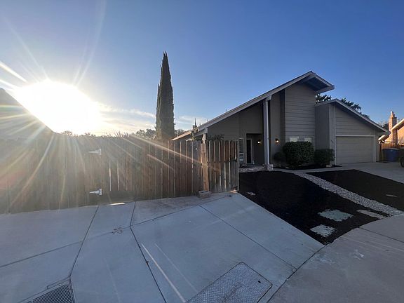 2nd image of 1883 Cherrywood Pl