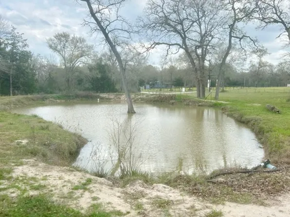 5066 Brown Ln, Madisonville, TX 77864