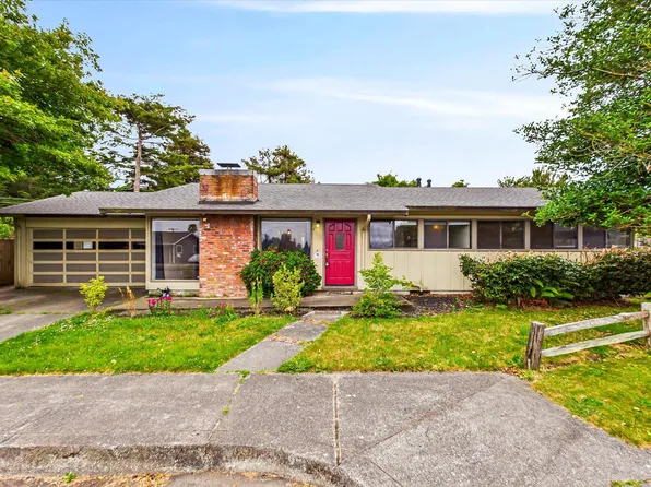 1836 Circle Dr, Eureka, CA 95501