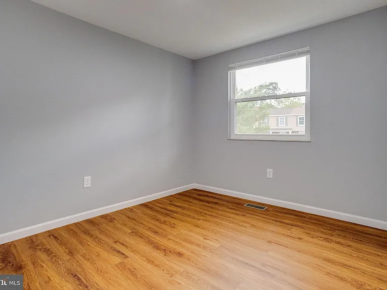 1359 Raleigh Dr — Photo 30
