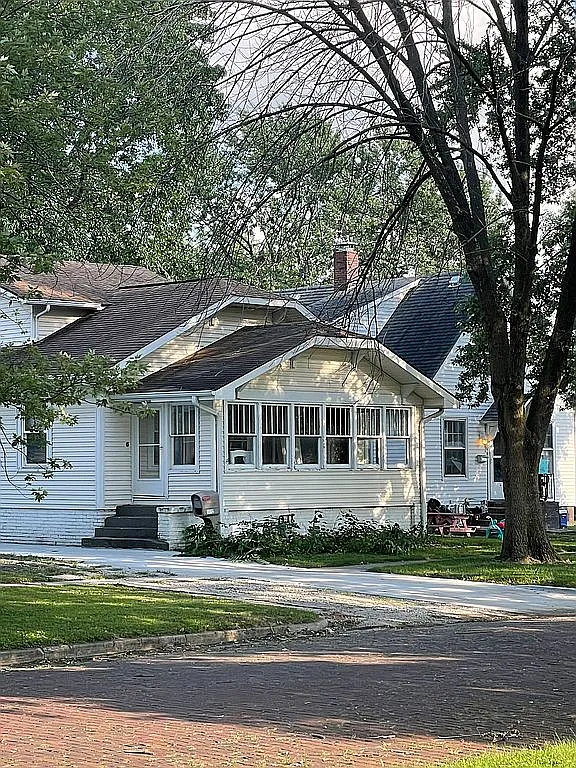 1112 S 15th St photo 1