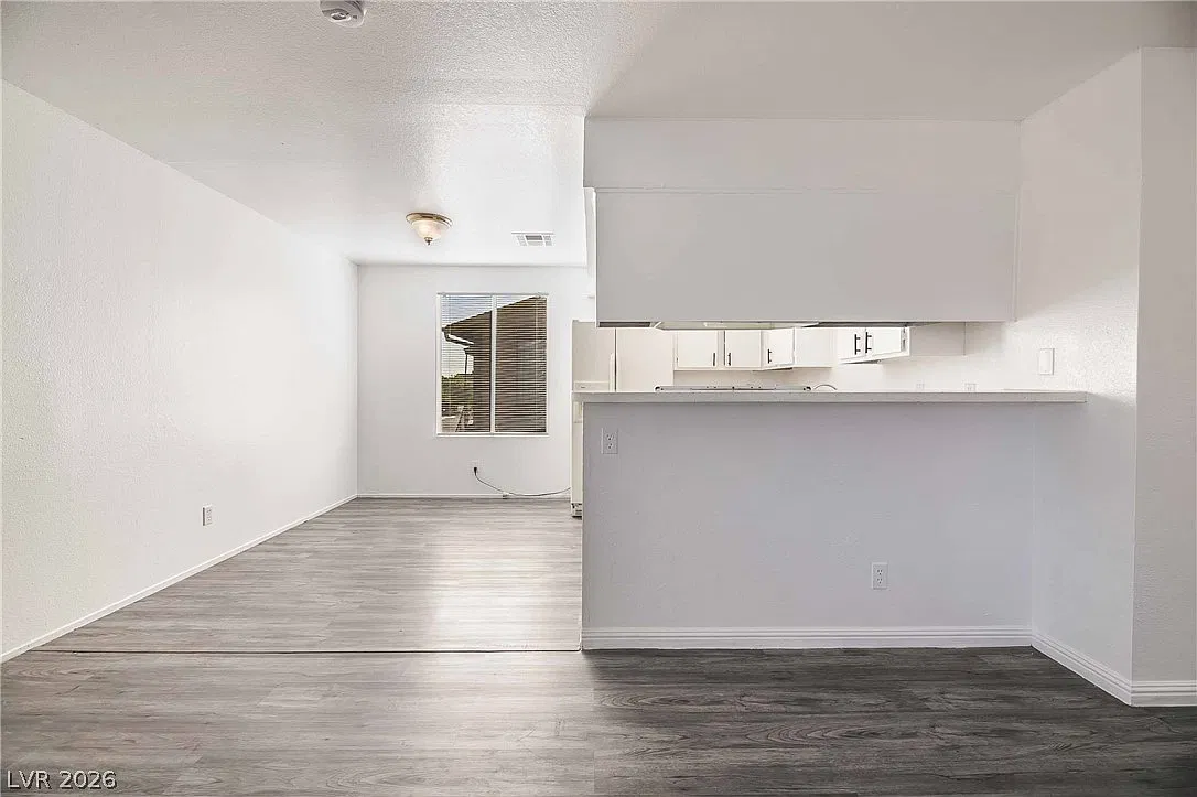 3 bed, 2.0 bath, 3604 sqft, $1,200 — Photo 4