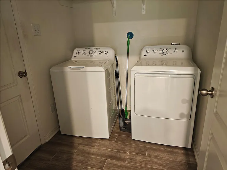 1270 Glendora Dr — Photo 12