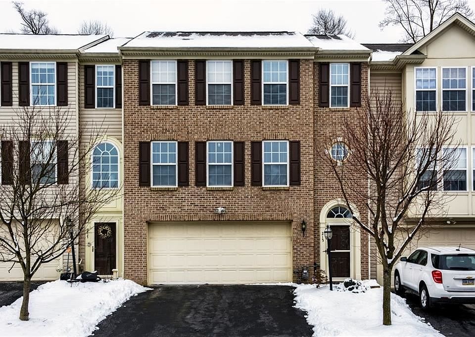 1st image of 215 Southern Valley Ct