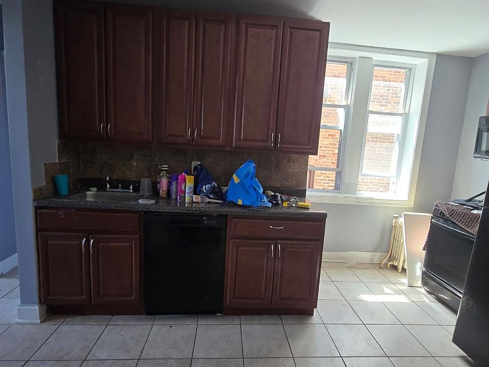 2nd image of 399 Avenue C #4AA