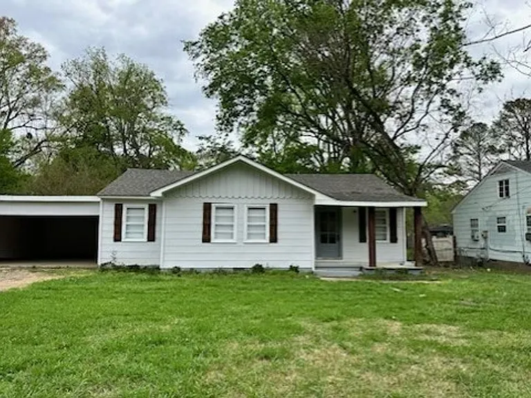 620 Lawrence Rd — Photo 2