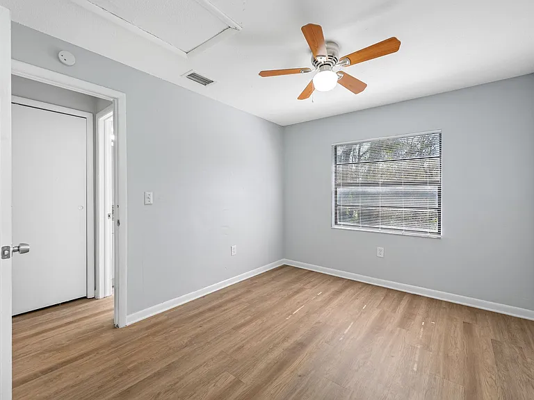 1308 W Waters Ave — Photo 17