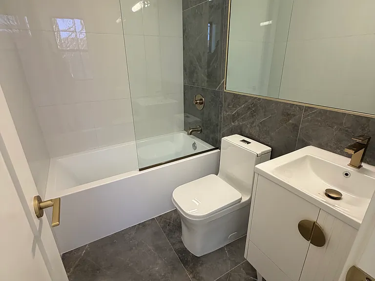 50 Grace St #4 — Photo 8