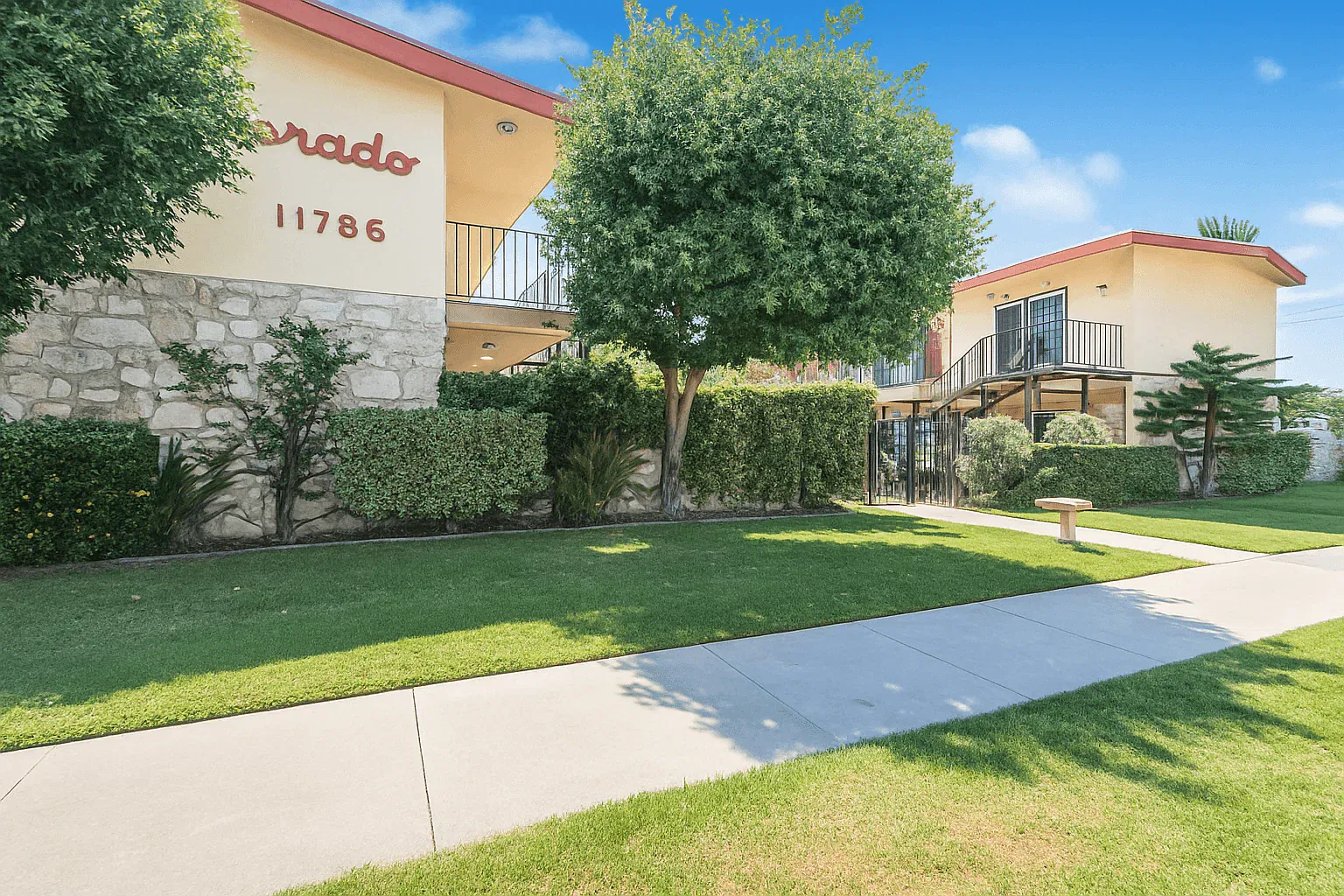 Studio, 355 sqft, $1,600 — Photo 4