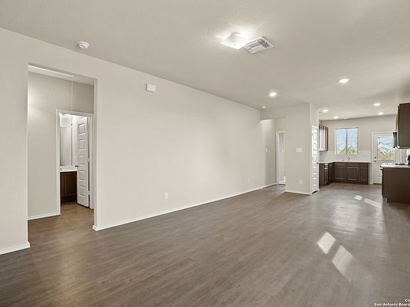 4th image of 5018 Sandstone Way