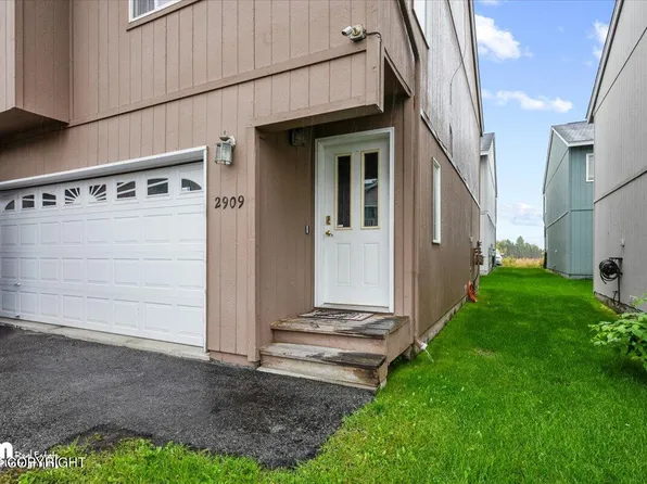 2909 Summer Sun Ct, Anchorage, AK 99507