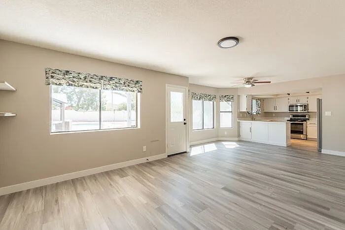 5416 E Glencove St — Photo 17
